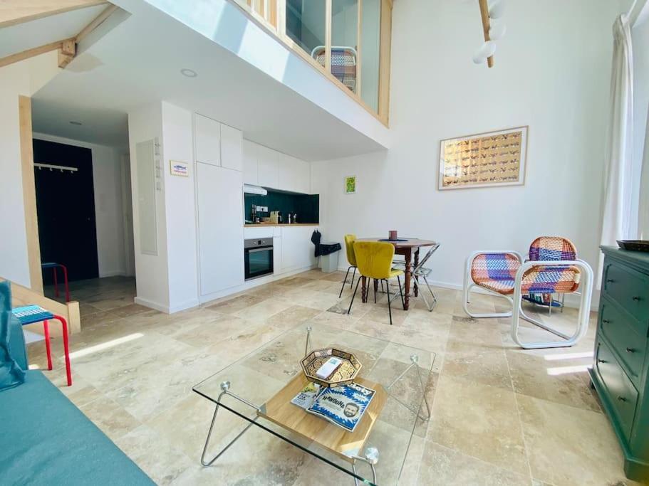 "Le Refuge" Duplex Quartier Haut, Climatise Sete Bagian luar foto