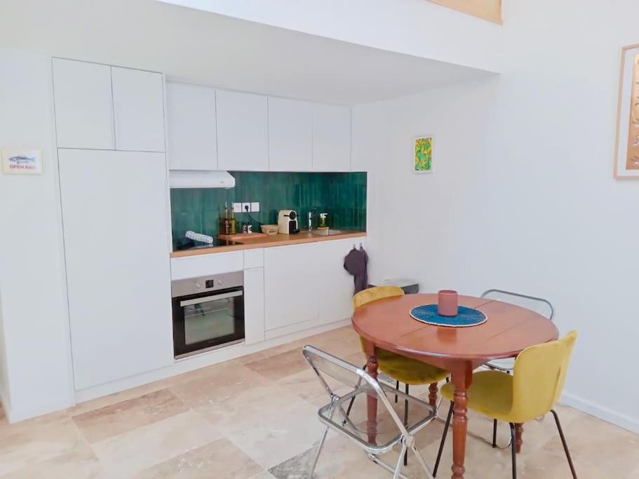 "Le Refuge" Duplex Quartier Haut, Climatise Sete Bagian luar foto